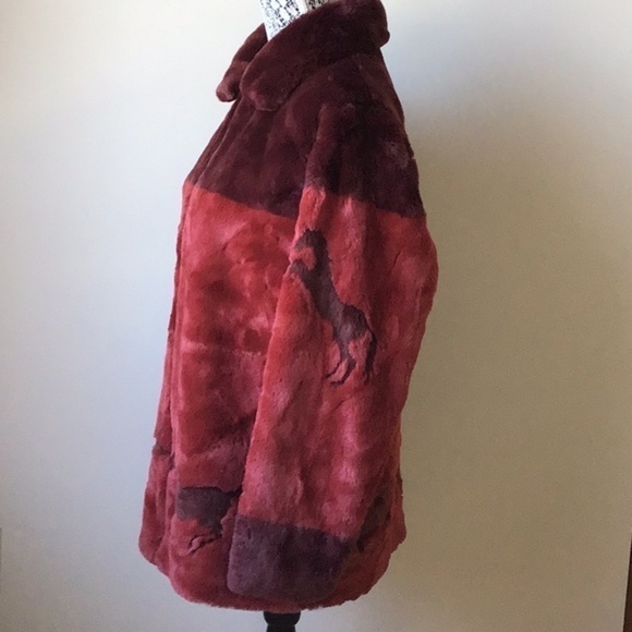 Elegant Maroon Teddy Jacket - Picture 5 of 10